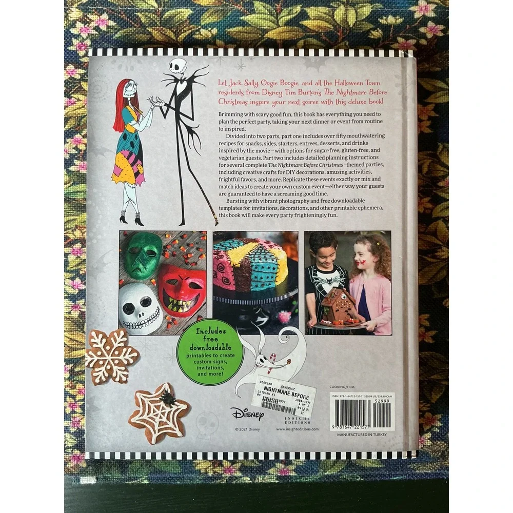 Disney Tim Burton's‎ The Nightmare Before Christmas Official Cookbook & Guide
